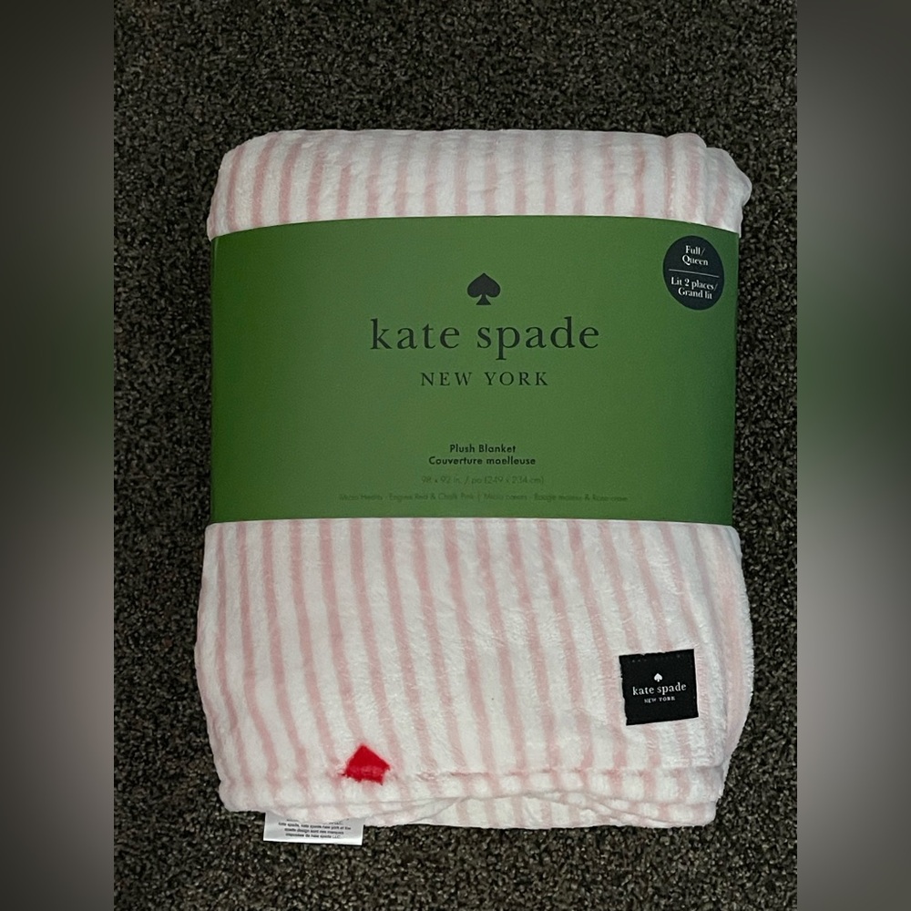 Kate Spade New York ♠️ Pink and White Strips with ❤️ Plush Full /Queen Blanket